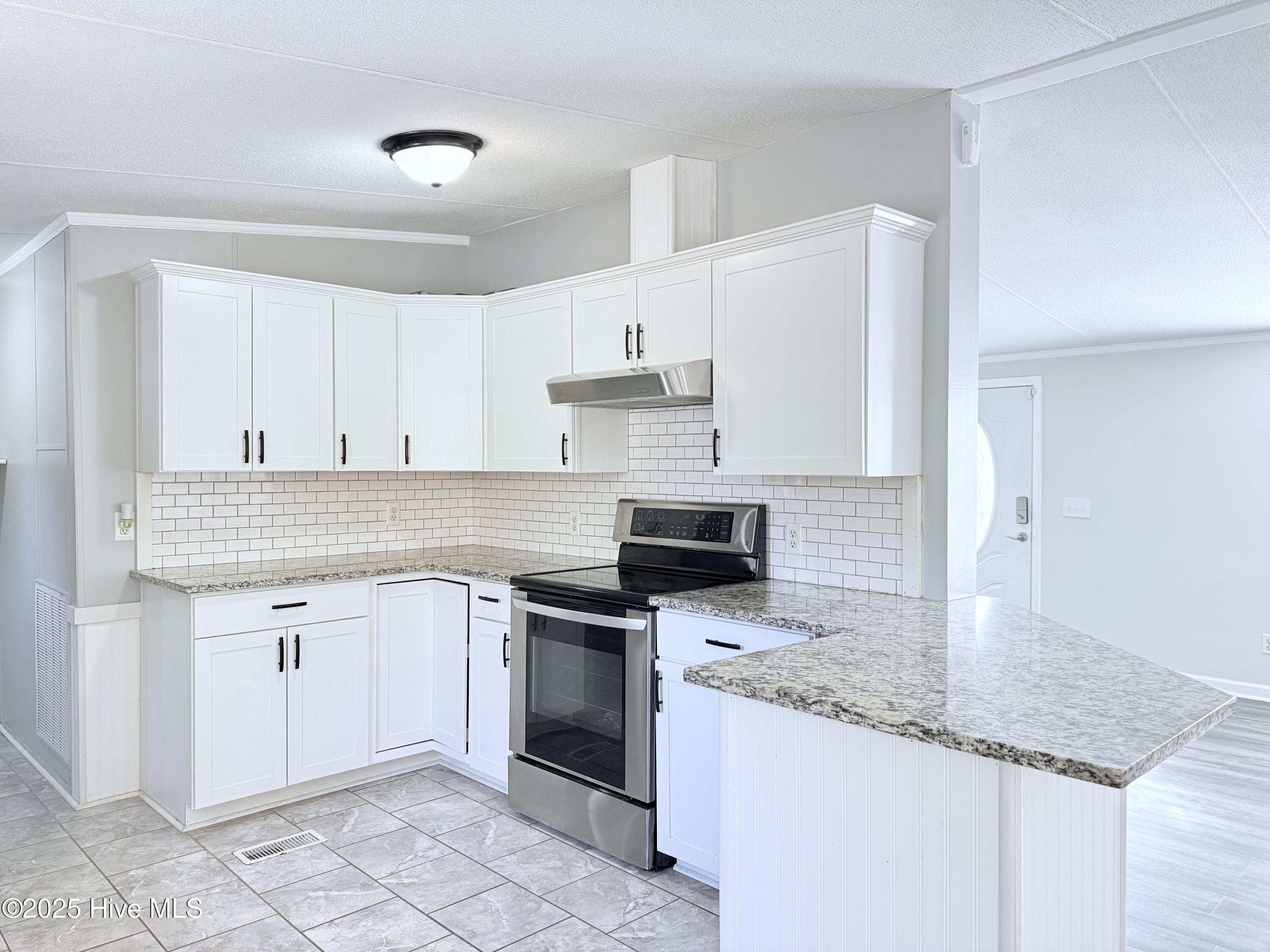 151 Allen Lane Aberdeen, NC 28315 - Photo 8 of 29 IMG_8244