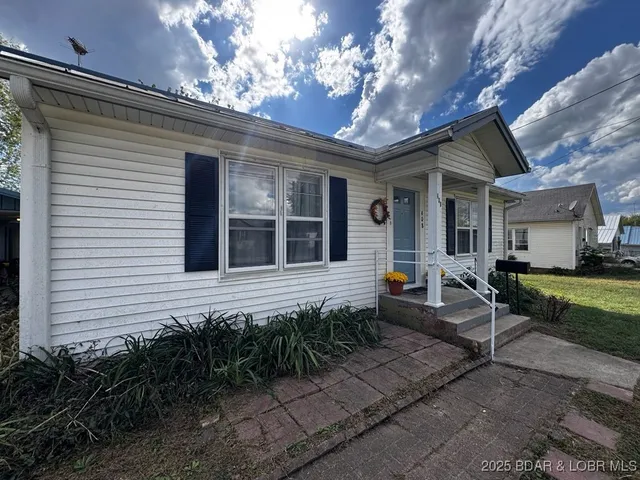 $210,000 | 408 West Cleveland Street, Versailles, MO 65084