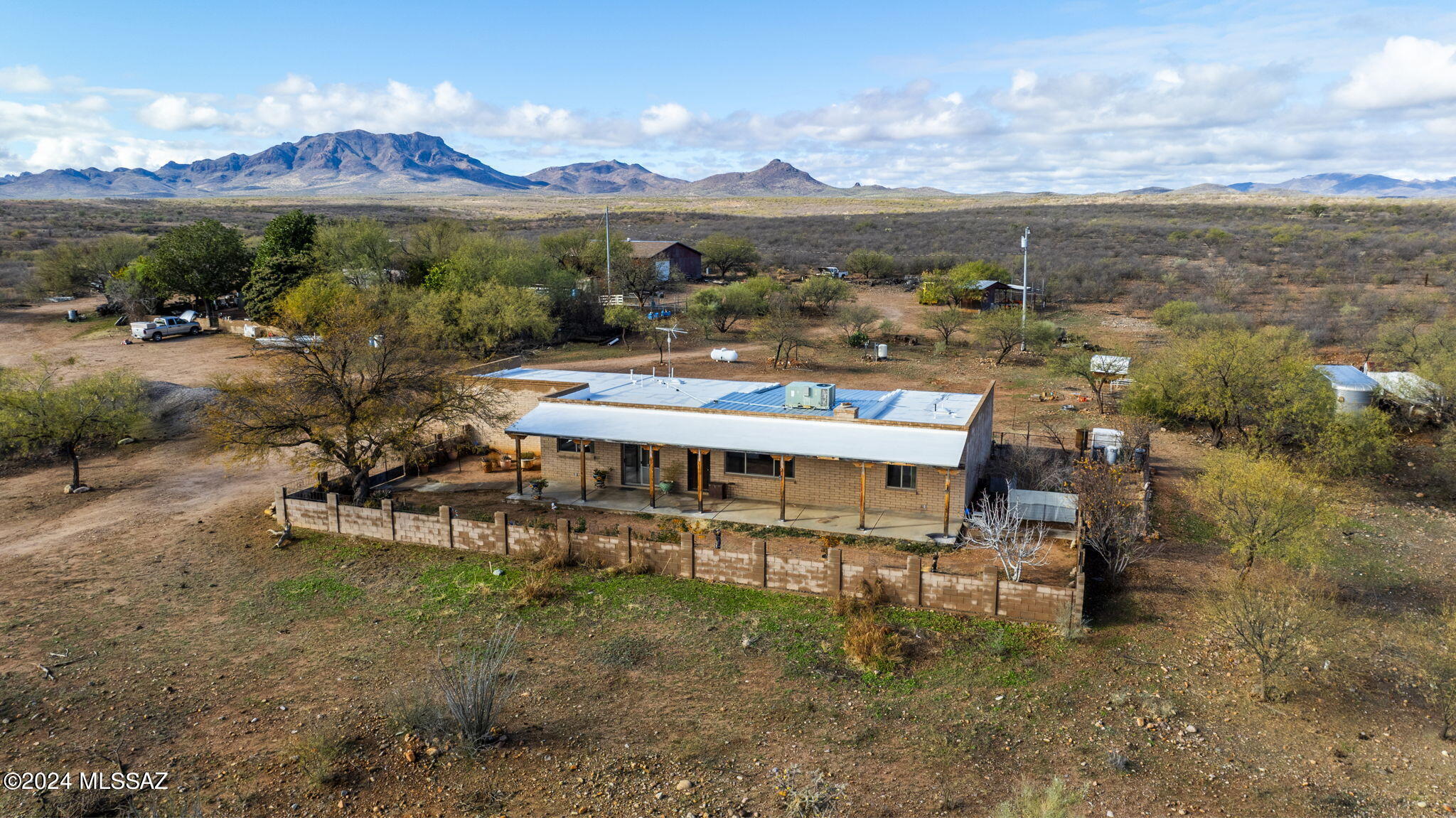 2776 West Frontage Road Amado, AZ 85645 - Photo 8 of 31