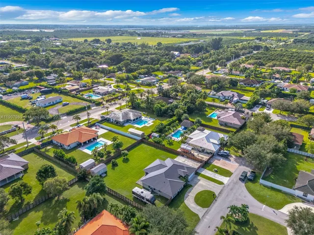 $775,000 | 32301 Southwest 202nd Place, Homestead, FL 33030