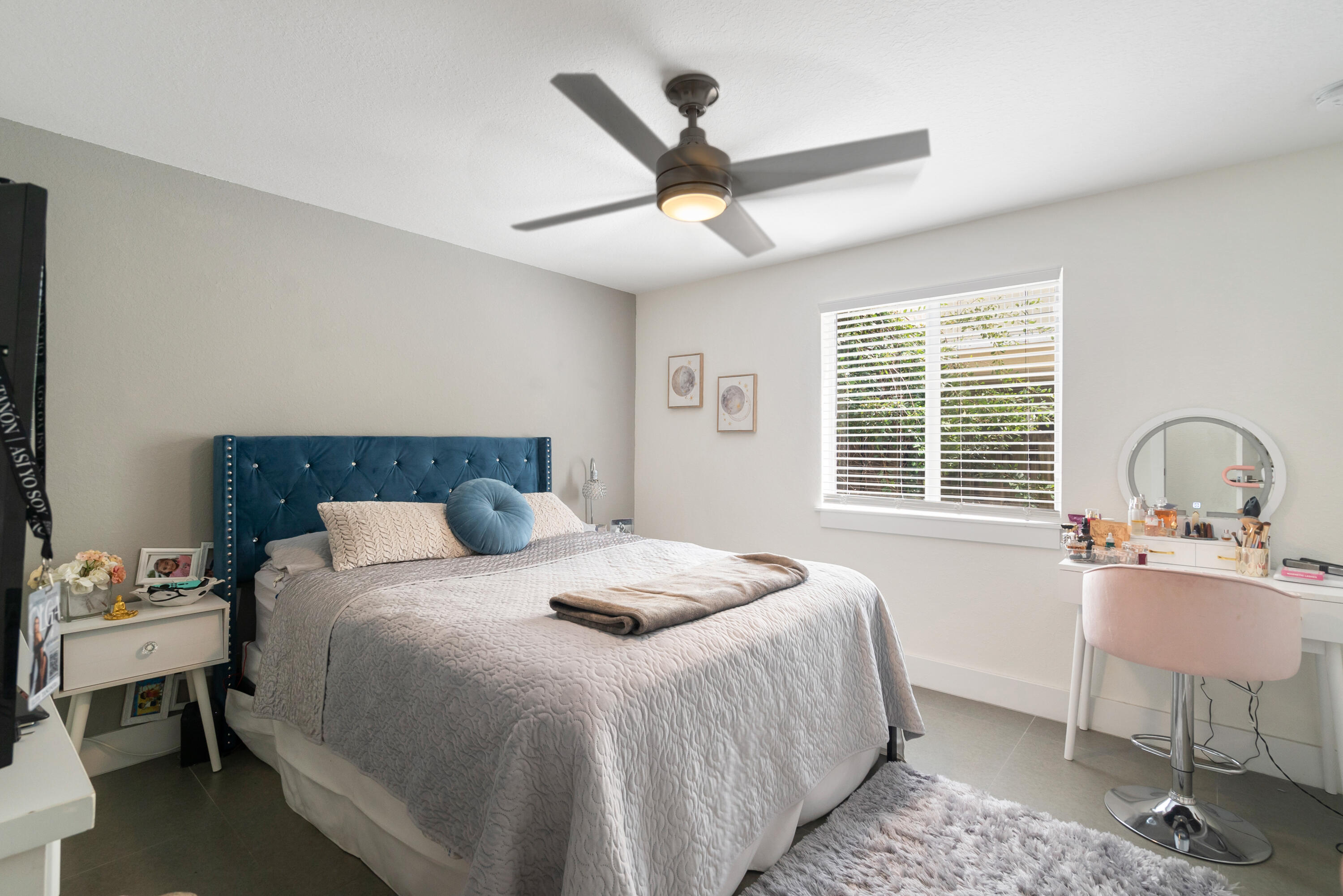 582 Boyd Drive Key Largo, FL 33037 - Photo 26 of 36 a bedroom with a bed a table and chair