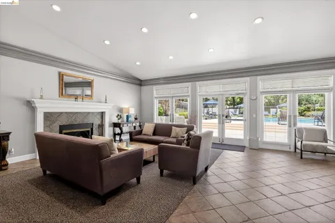 $474,999 | 660 Canyon Oaks Drive, Unit B, Oakland, CA 94605