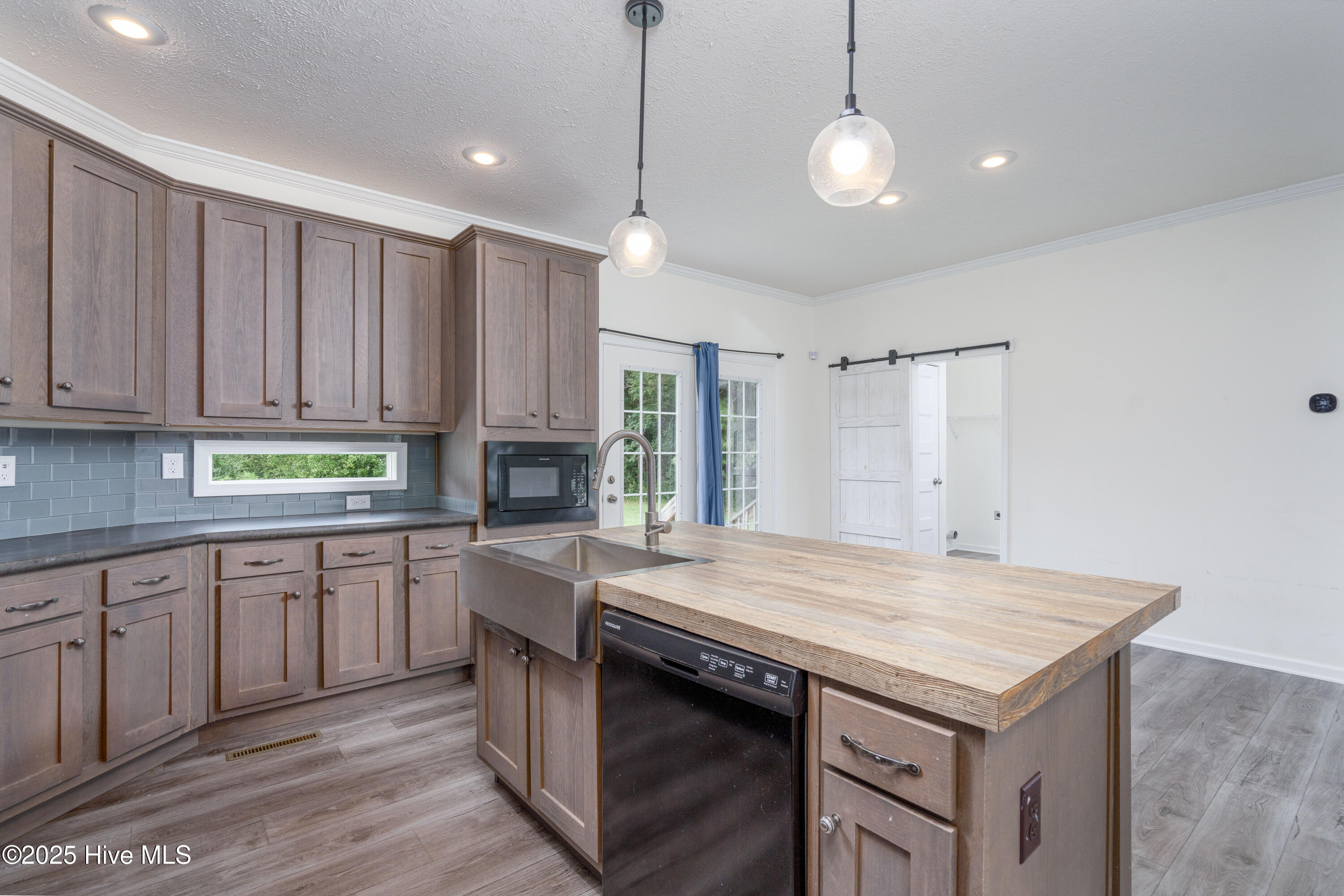 239 Belgrade-Swansboro Road Swansboro, NC 28584 - Photo 2 of 20 239 Belgrade-17