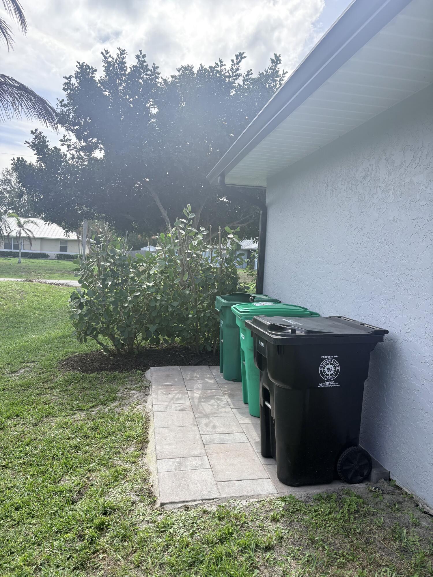 462 Southeast Cork Road Port St. Lucie, FL 34984 - Photo 10 of 57 a view of outdoor space and yard