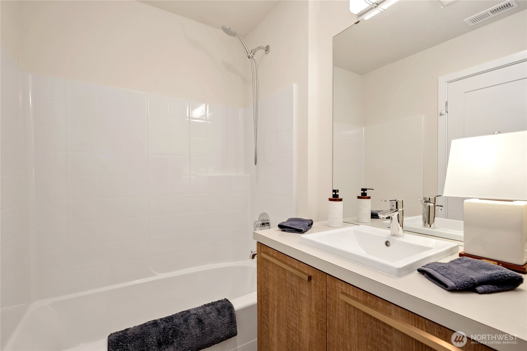4575 Castleton Road Southwest Port Orchard, WA 98367 - Photo 27 of 39 Gallery Image 27