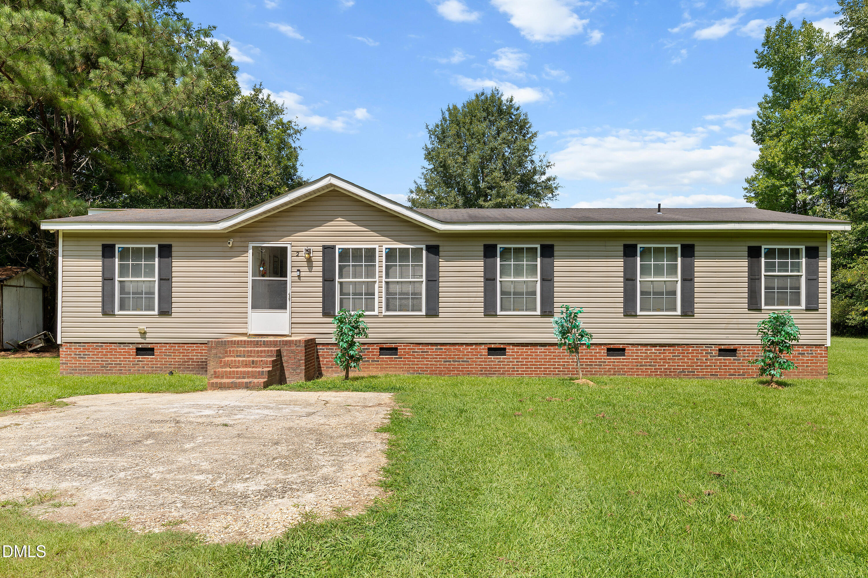 2 Riverview Road Erwin, NC 28339 - Photo 4 of 35 IMG_6028