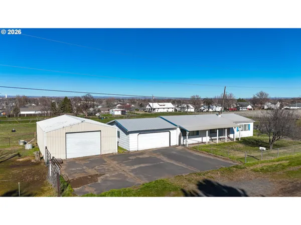 $395,000 | 1035 East Tamarack Avenue, Hermiston, OR 97838