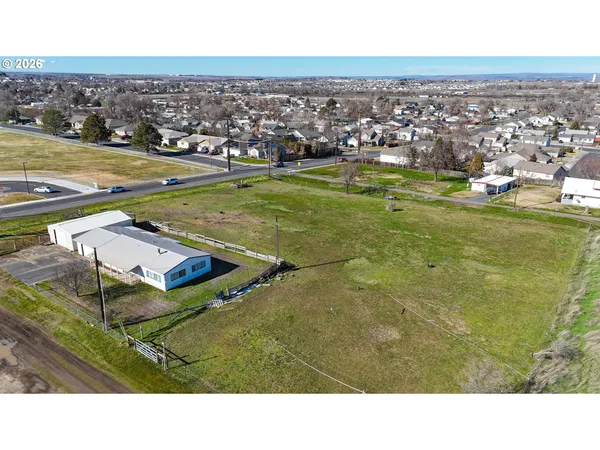 $395,000 | 1035 East Tamarack Avenue, Hermiston, OR 97838