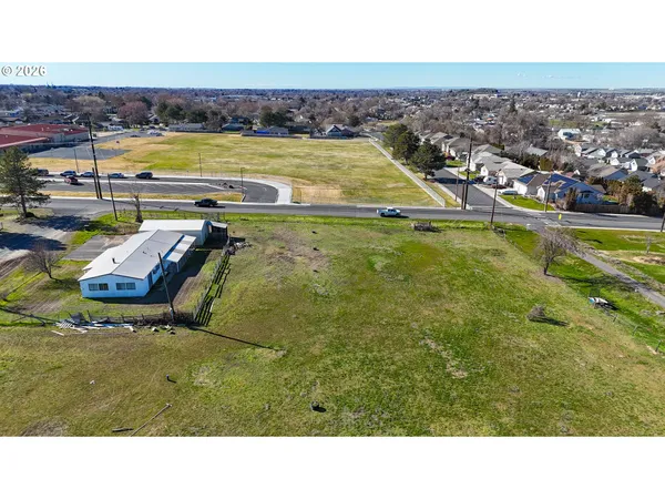 $395,000 | 1035 East Tamarack Avenue, Hermiston, OR 97838