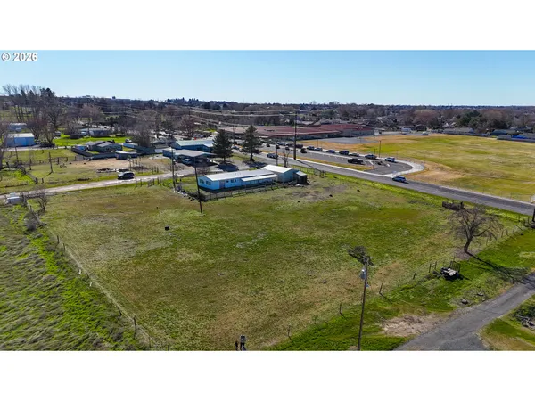 $395,000 | 1035 East Tamarack Avenue, Hermiston, OR 97838