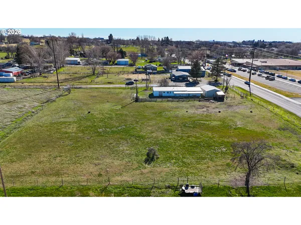 $395,000 | 1035 East Tamarack Avenue, Hermiston, OR 97838