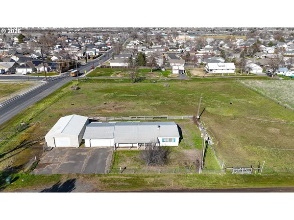 $395,000 | 1035 East Tamarack Avenue, Hermiston, OR 97838