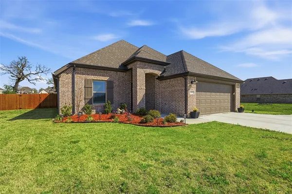 $349,900 | 1101 Springfield Road, Springtown, TX 76082