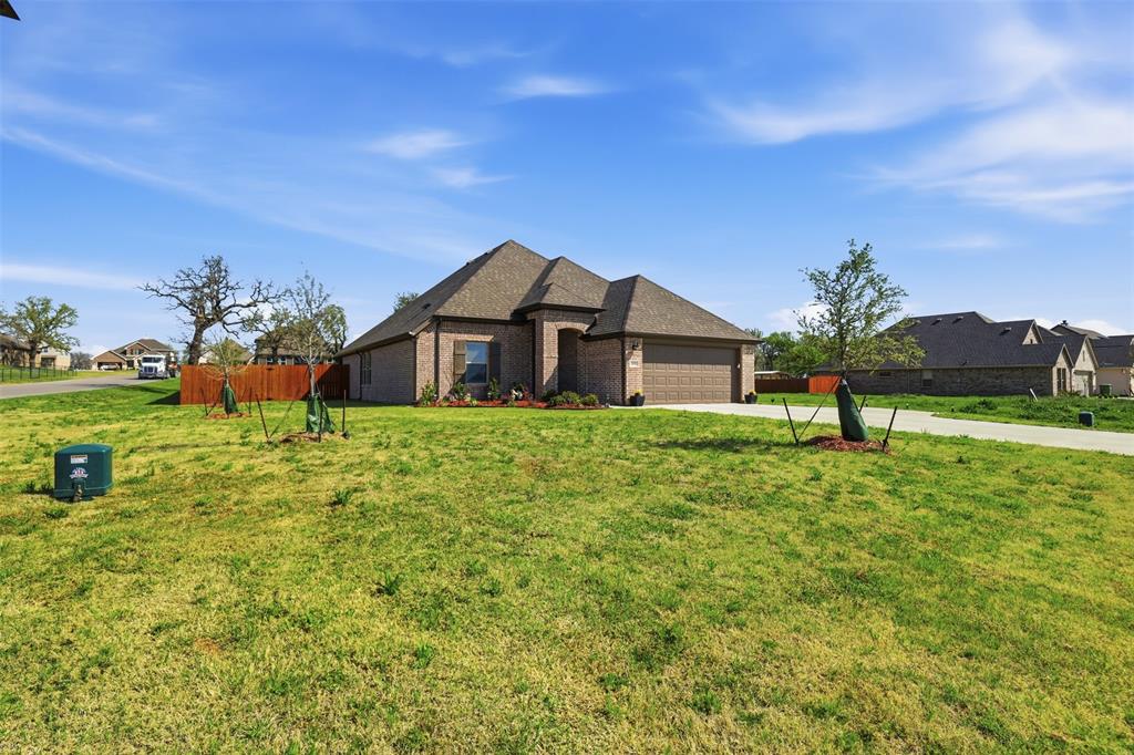 1101 Springfield Road Springtown, TX 76082 - Photo 3 of 32