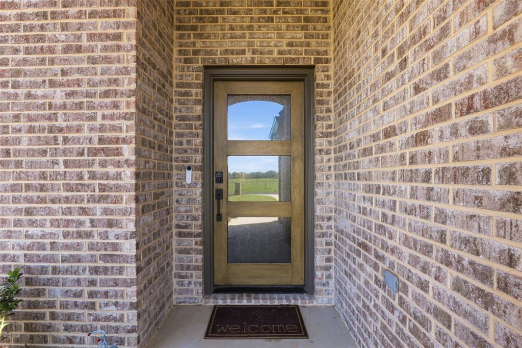 1101 Springfield Road Springtown, TX 76082 - Photo 7 of 32