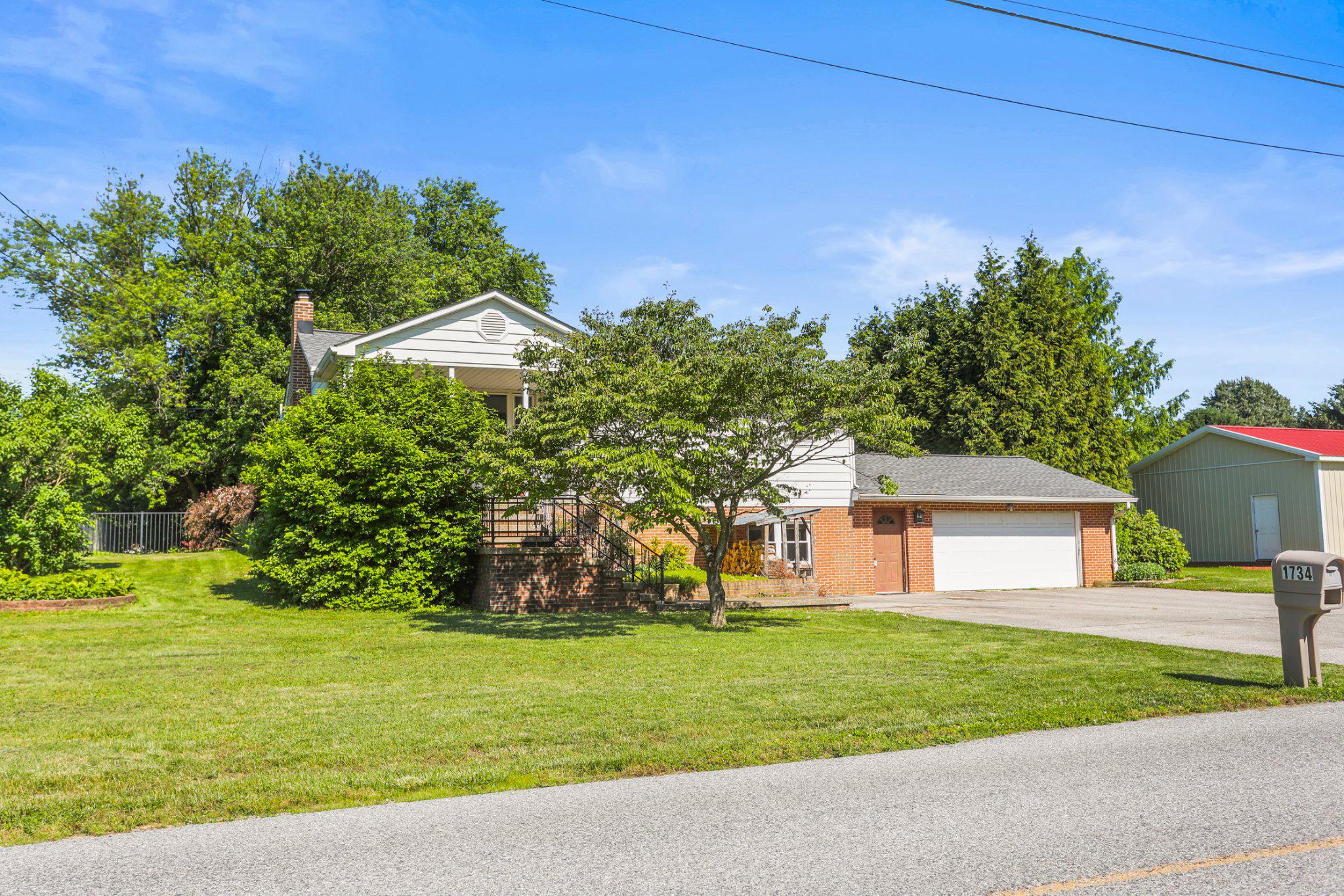 1734 Cemetery Road York, PA 17408 - Photo 3 of 52