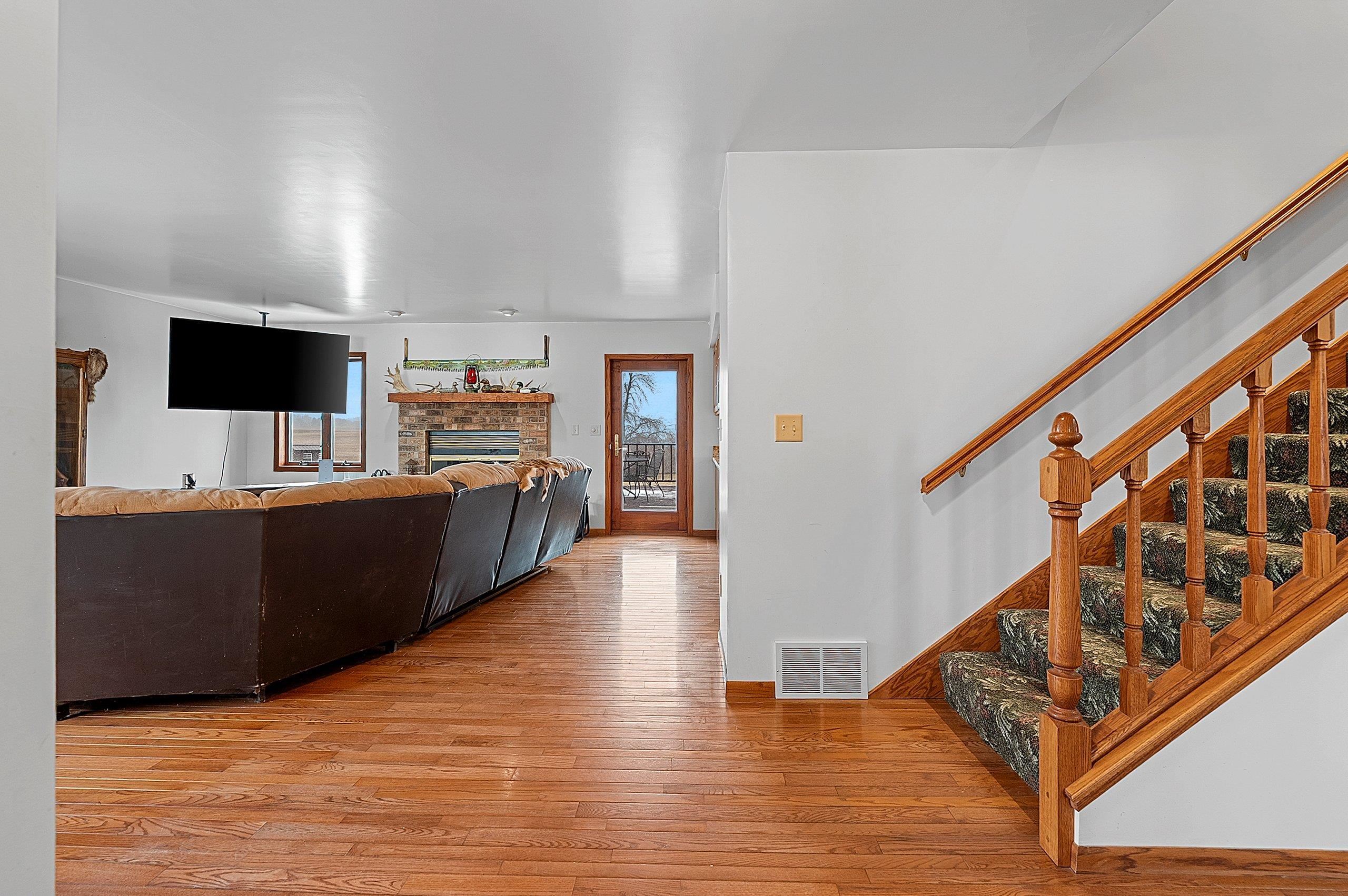 N2729 Lakeshore Road Kewaunee, WI 54216 - Photo 11 of 68