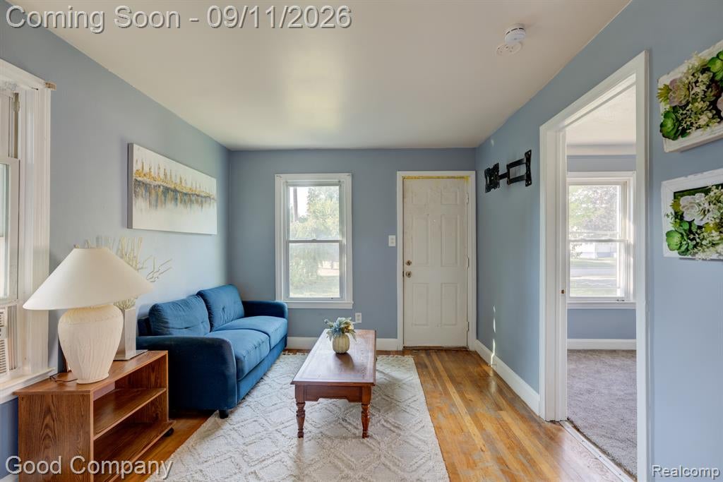 7239 Stephens Road Center Line, MI 48015 - Photo 3 of 26 Gallery Image 3