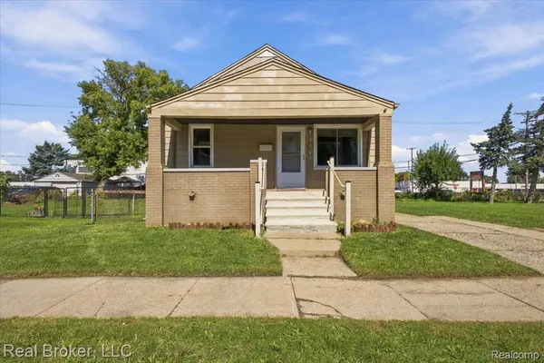 $89,500 | 7267 Dodge Avenue, Warren, MI 48091
