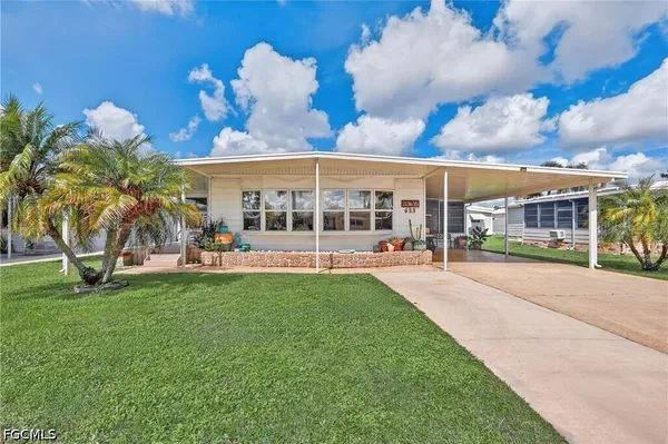 $159,900 | 633 Forest Palm Court, North Fort Myers, FL 33917