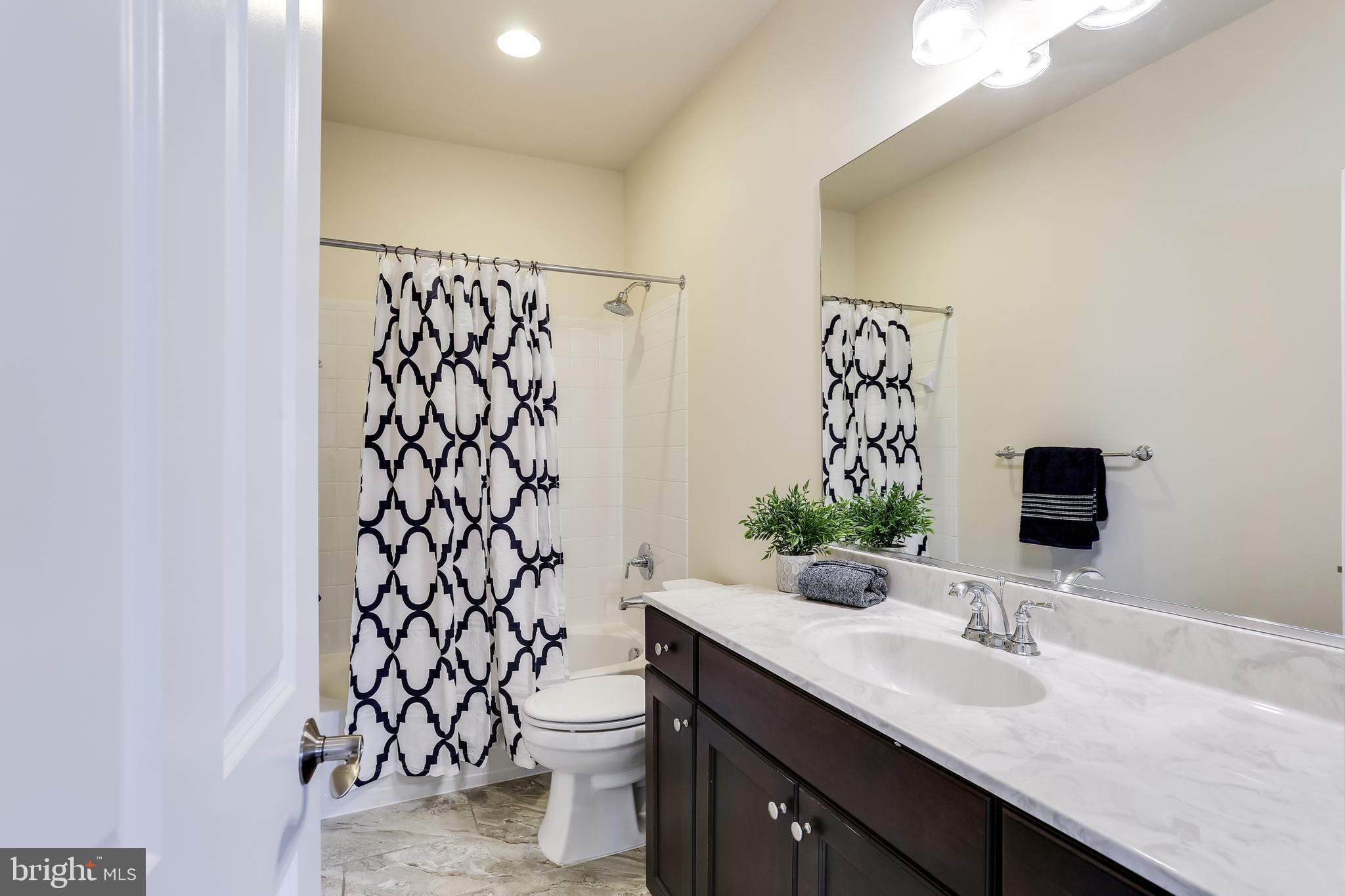 7772 Elmwood Road Fulton, MD 20759 - Photo 38 of 84 Upper level full hall bath for Bedroom 3 & 4