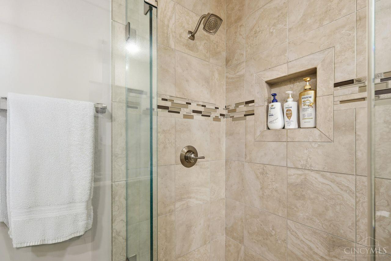 7266 East Galbraith Road, Unit 8 Cincinnati, OH 45243 - Photo 19 of 29 Gallery Image 19