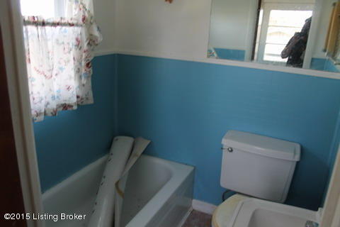 10011 Highway 259 Bee Spring, KY 42207 - Photo 8 of 17 IMG_6803_resize - Copy - Copy.JPG