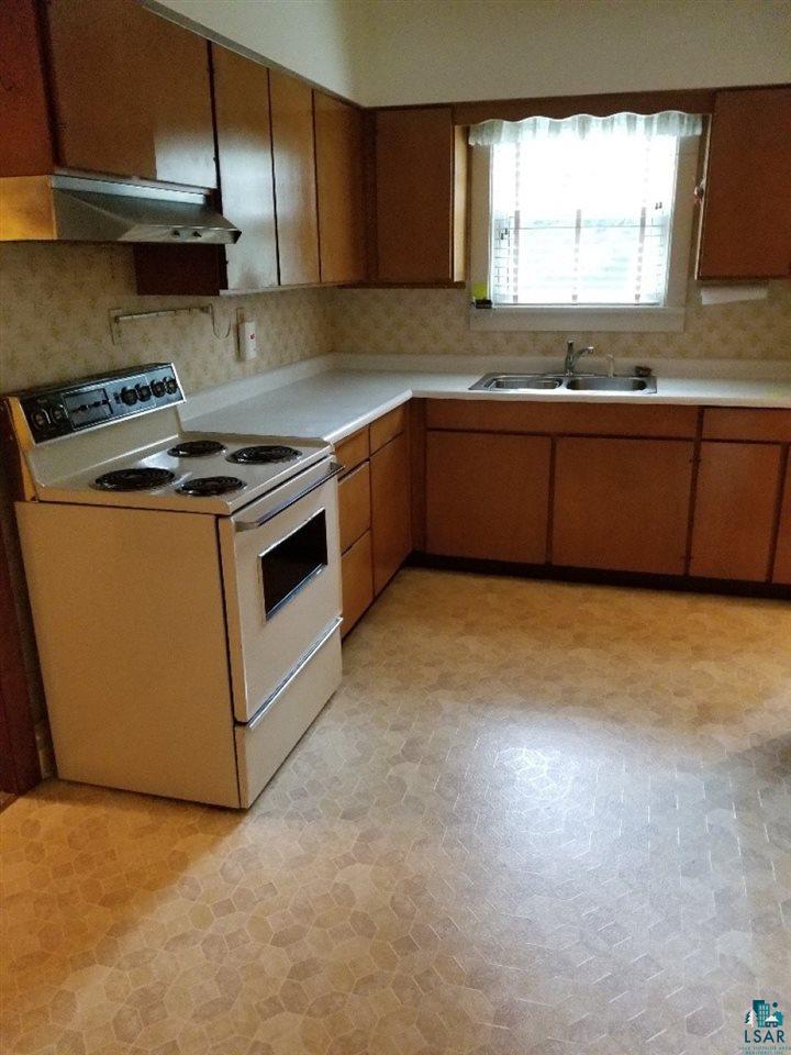3074 County Road East South Range, WI 54874 - Photo 5 of 19