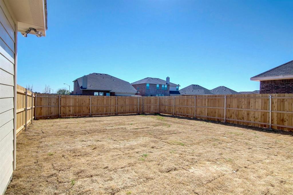 2022 Augusta Street Lancaster, TX 75146 - Photo 4 of 5