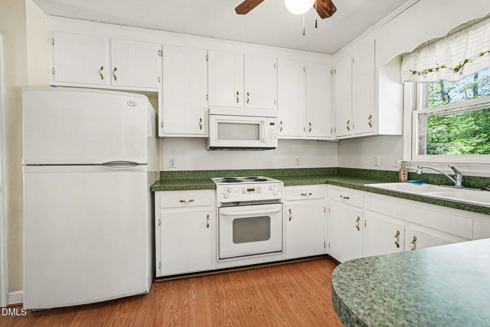 8612 Maidstone Court Raleigh, NC 27613 - Photo 11 of 29 Gallery Image 11