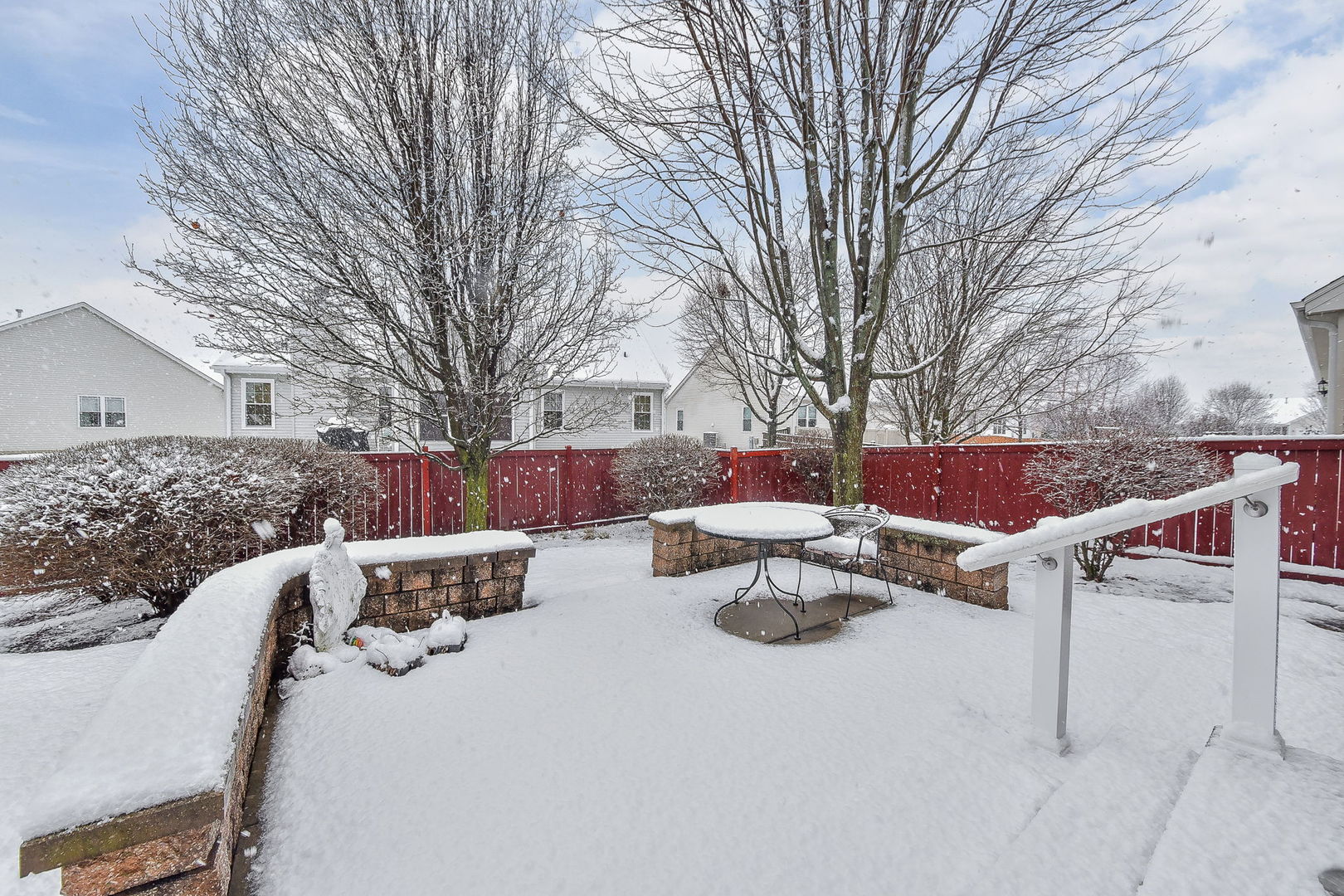 708 Bohannon Circle Oswego, IL 60543 - Photo 17 of 24 a view of backyard with sitting area