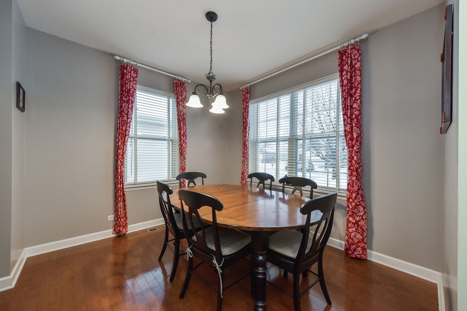 708 Bohannon Circle Oswego, IL 60543 - Photo 5 of 24 a view of a dining room with furniture and window
