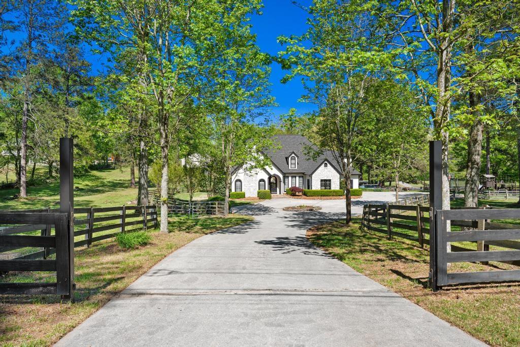 3799 Poplar Springs Road Gainesville, GA 30507 - Photo 4 of 106