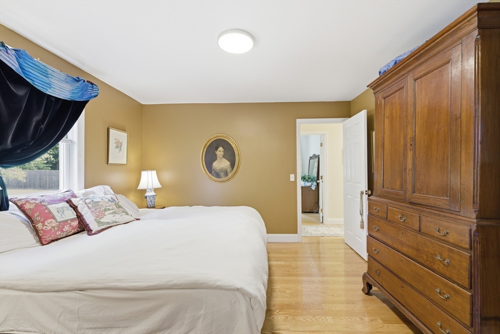 110 Parkerview Street Springfield, MA 01129 - Photo 9 of 32