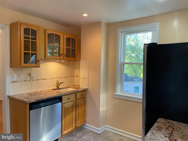 $3,000 | 610 Ritchie Avenue, Silver Spring, MD 20910