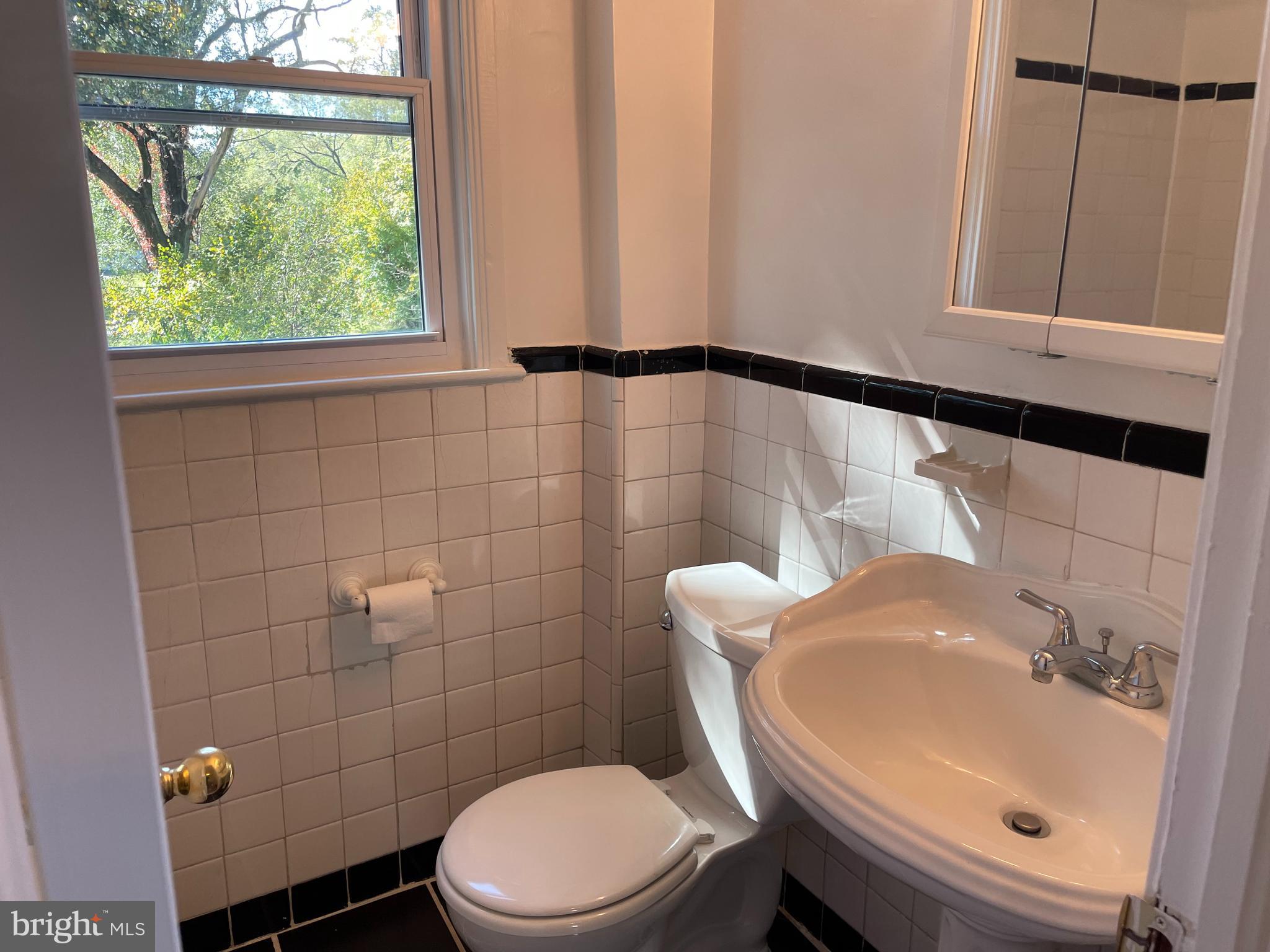 610 Ritchie Avenue Silver Spring, MD 20910 - Photo 22 of 30 hall bath