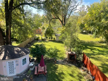 a view of an outdoor space