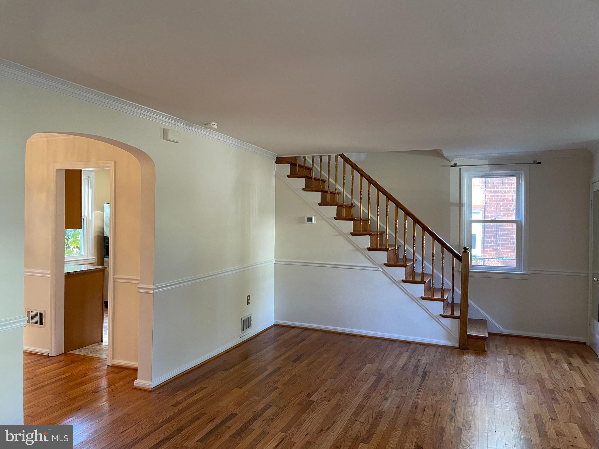 610 Ritchie Avenue Silver Spring, MD 20910 - Photo 7 of 30 living room