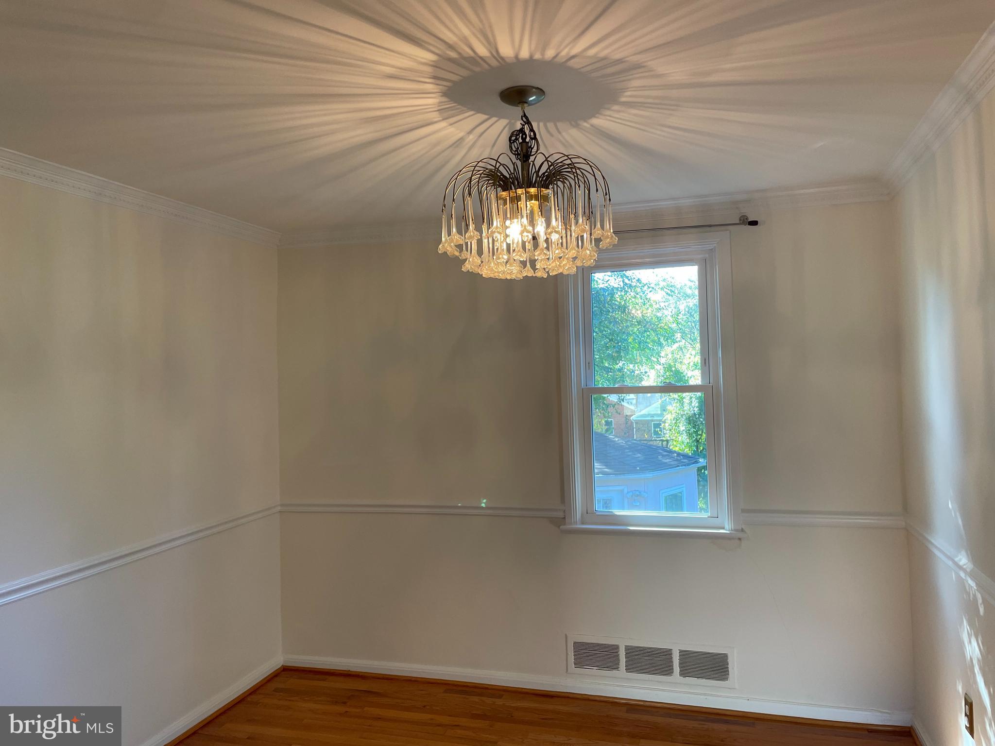 610 Ritchie Avenue Silver Spring, MD 20910 - Photo 9 of 30 Dining room