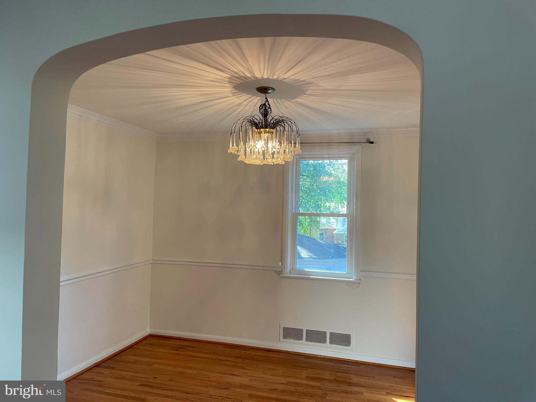 610 Ritchie Avenue Silver Spring, MD 20910 - Photo 10 of 30 dining room