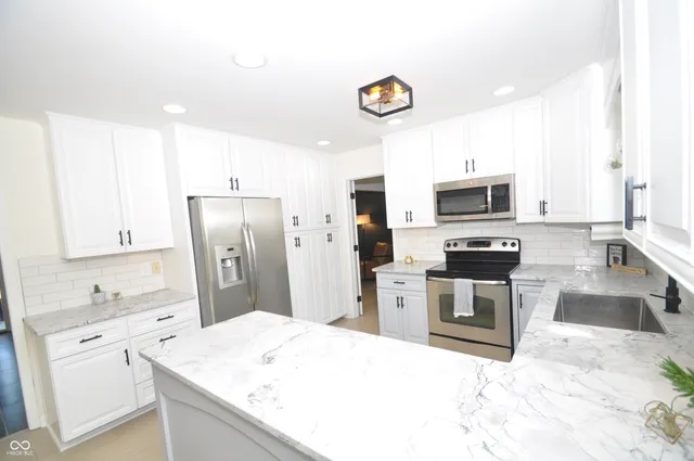 $574,900 | 7815 Rough Cedar Lane, Indianapolis, IN 46250