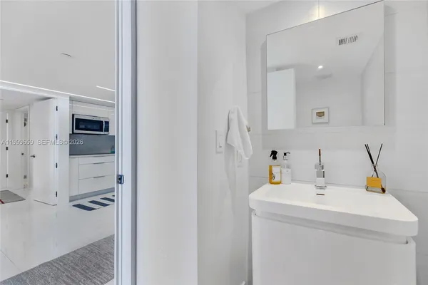 $9,000 | 6301 Collins Avenue, Unit 2103, Miami Beach, FL 33141