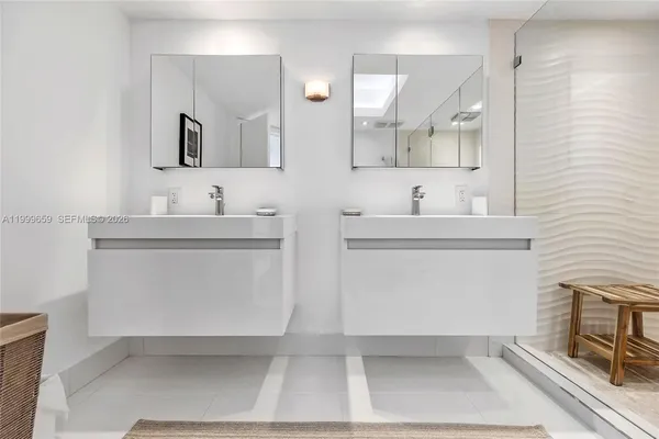 $9,000 | 6301 Collins Avenue, Unit 2103, Miami Beach, FL 33141