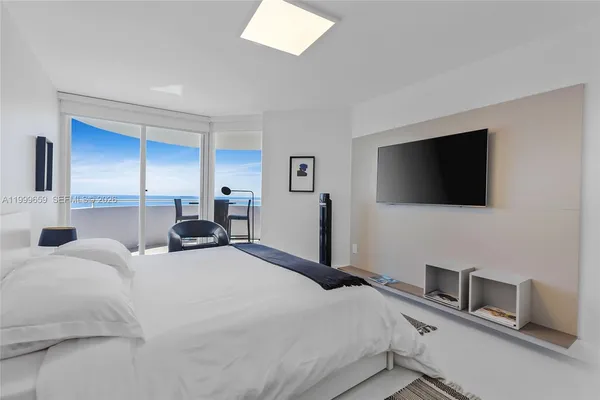 $9,000 | 6301 Collins Avenue, Unit 2103, Miami Beach, FL 33141