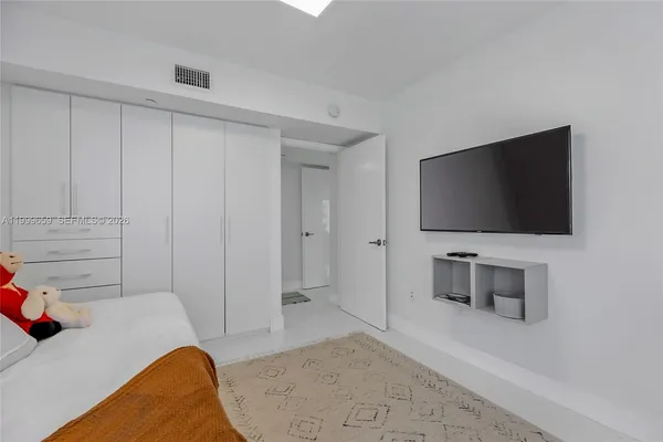 $9,000 | 6301 Collins Avenue, Unit 2103, Miami Beach, FL 33141