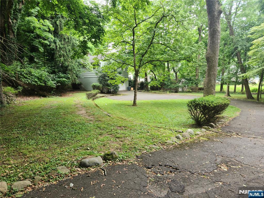 276 Franklin Turnpike Ridgewood, NJ 07450 - Photo 18 of 23 a view of outdoor space with garden