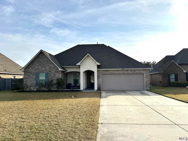 $2,200 | 16218 Wishing Stone Drive, Prairieville, LA 70769
