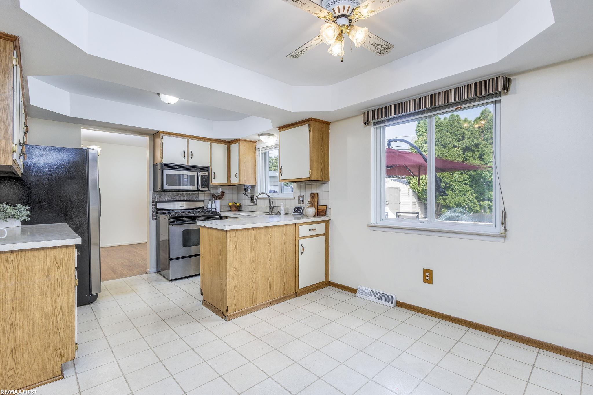 34308 Greentrees Road Sterling Heights, MI 48312 - Photo 17 of 57