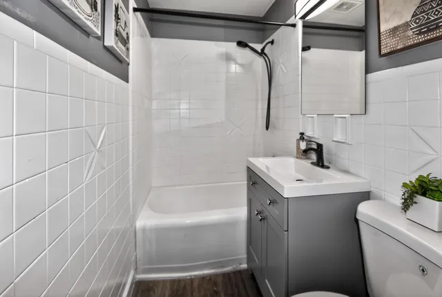 $174,900 | 2220 West Neil Place, Milwaukee, WI 53209