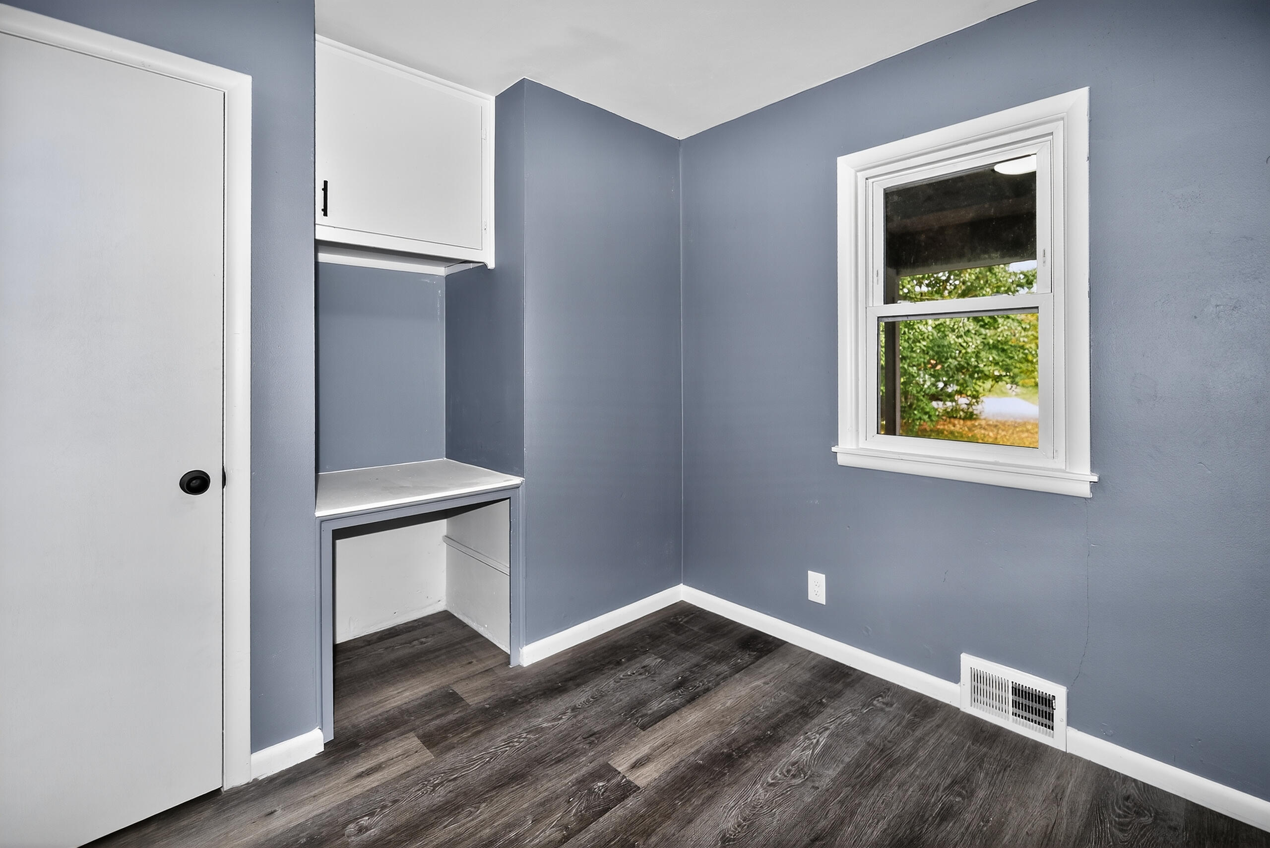 2220 West Neil Place Milwaukee, WI 53209 - Photo 12 of 34 Kitchen